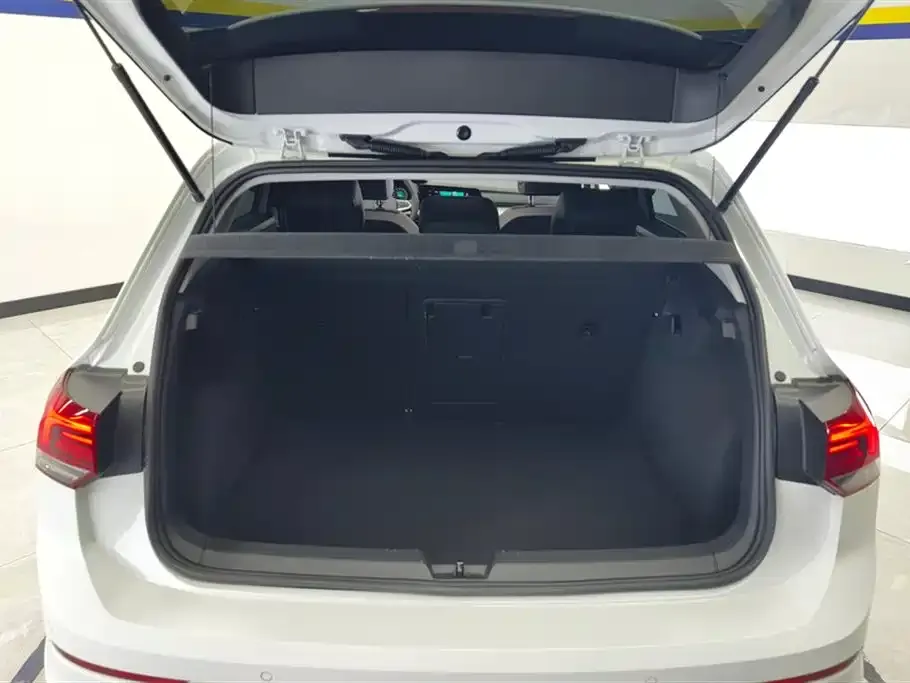 Volkswagen Golf 2022 из CN, фото 4