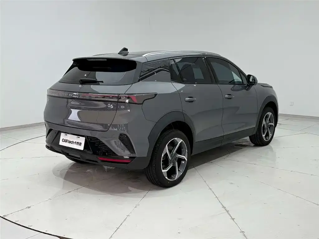 Lynk & Co 06 2025 из CN, фото 8