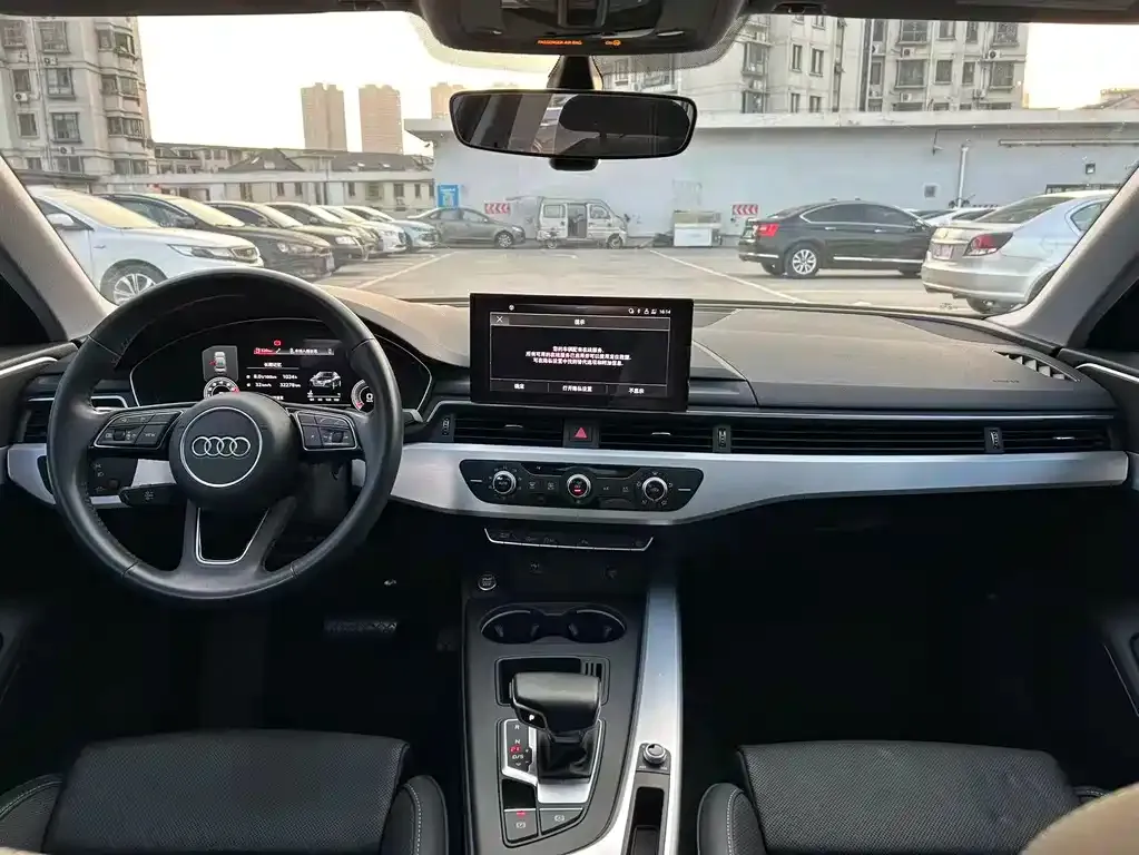 Audi A4L 2021 из CN, фото 5
