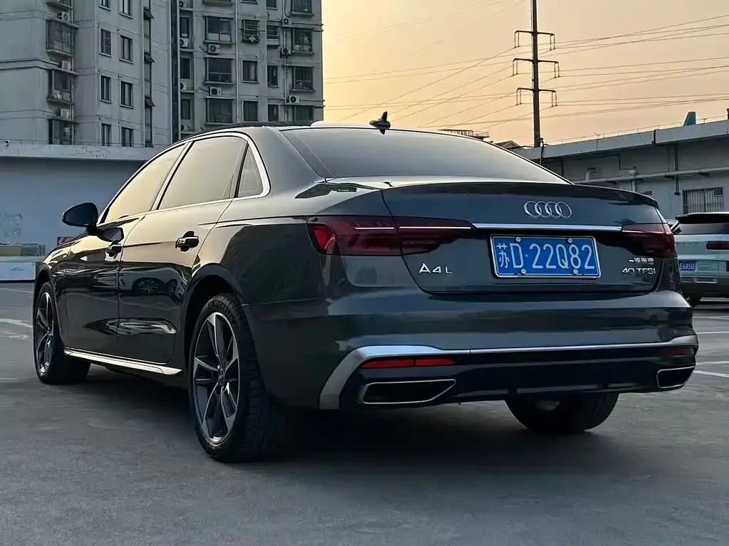 Audi A4L 2021 из CN, фото 8
