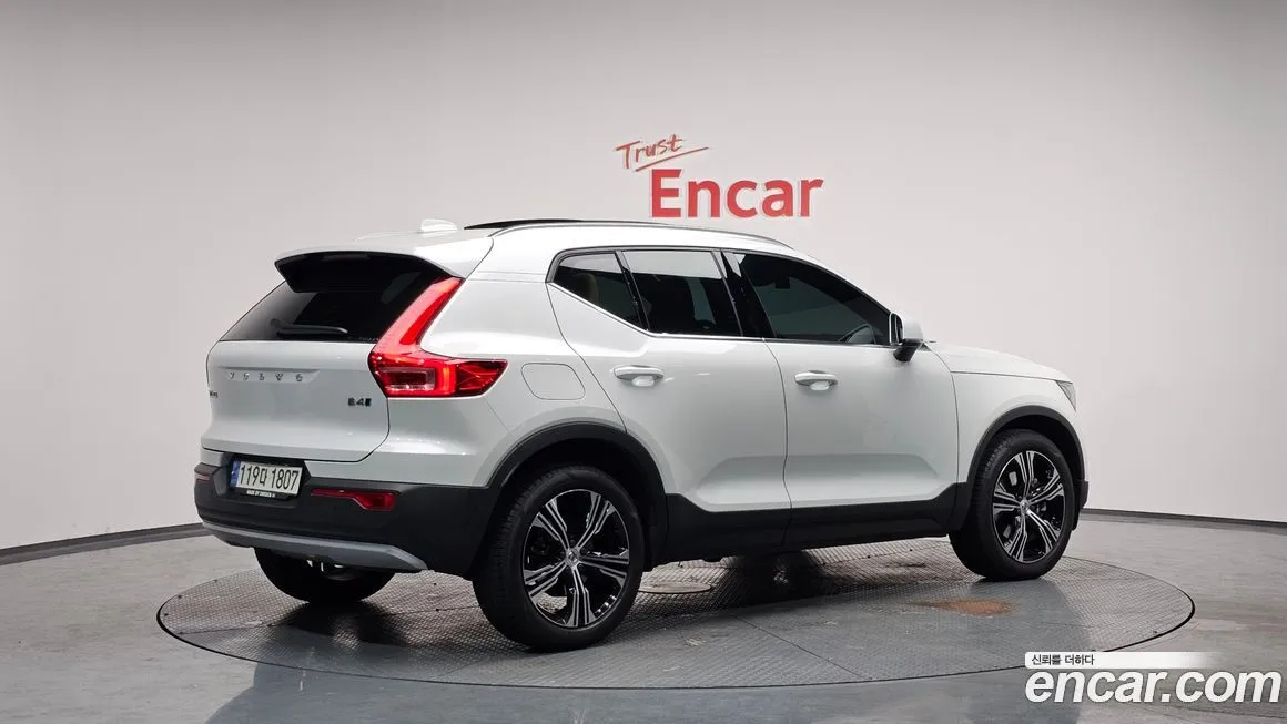 Volvo XC40 — фото 2