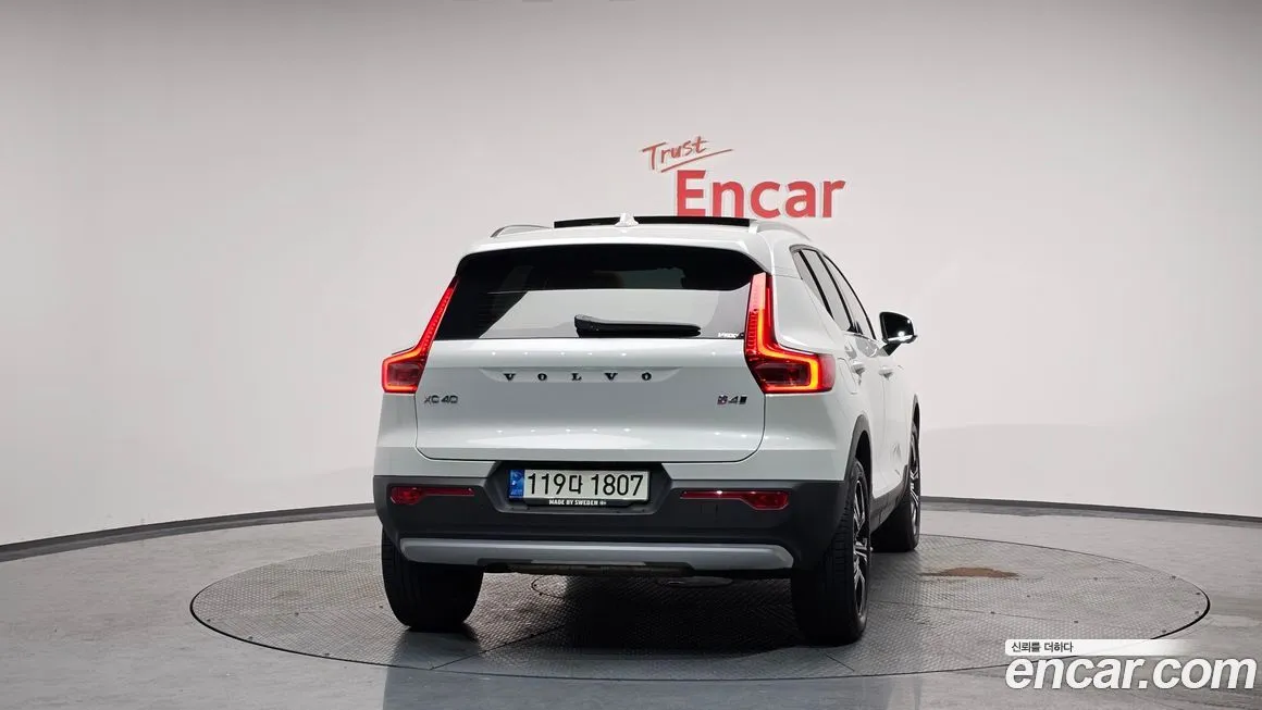 Volvo XC40 — фото 4