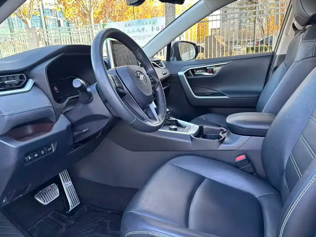 Toyota RAV4 2021 из CN, фото 10