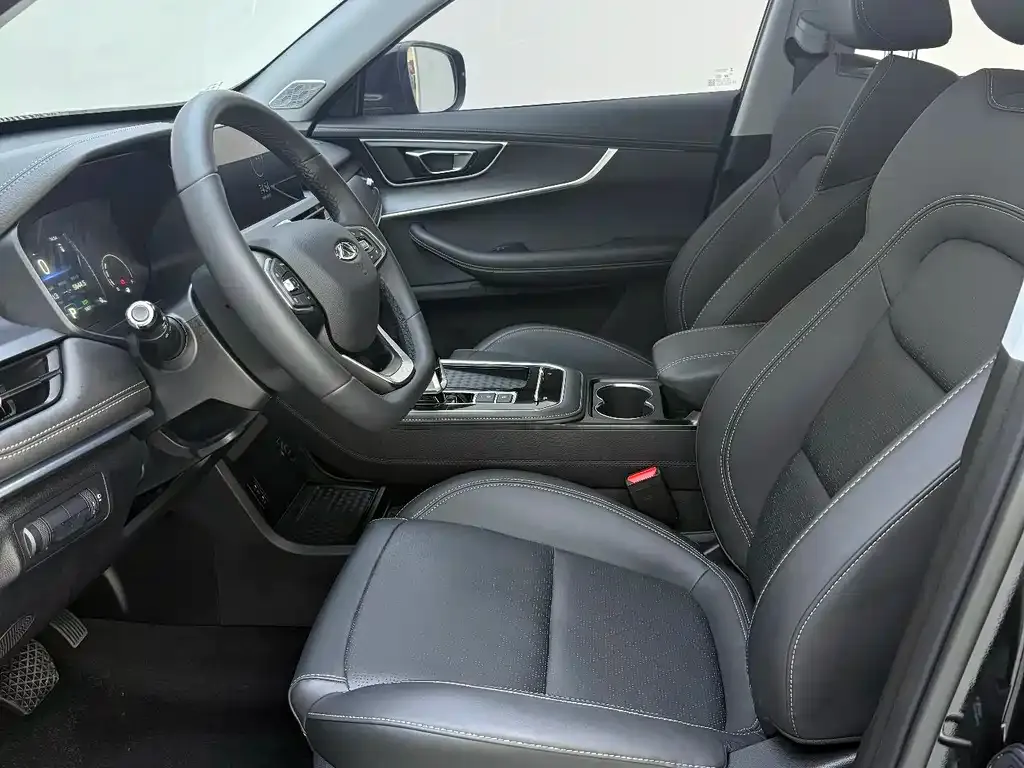 Chery Tiggo 8 — фото 10
