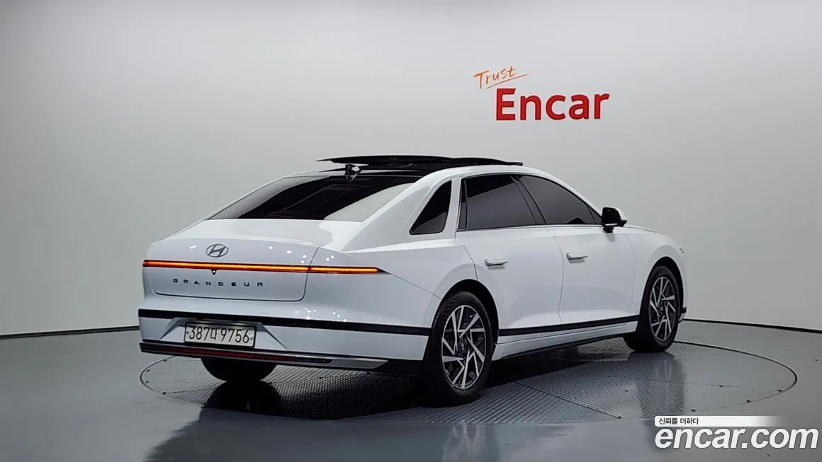 Hyundai Grandeur 2023 из KR, фото 2