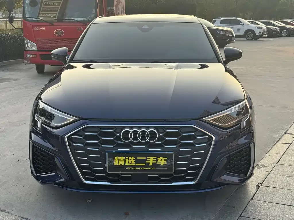 Audi A3 2023 из CN, фото 2