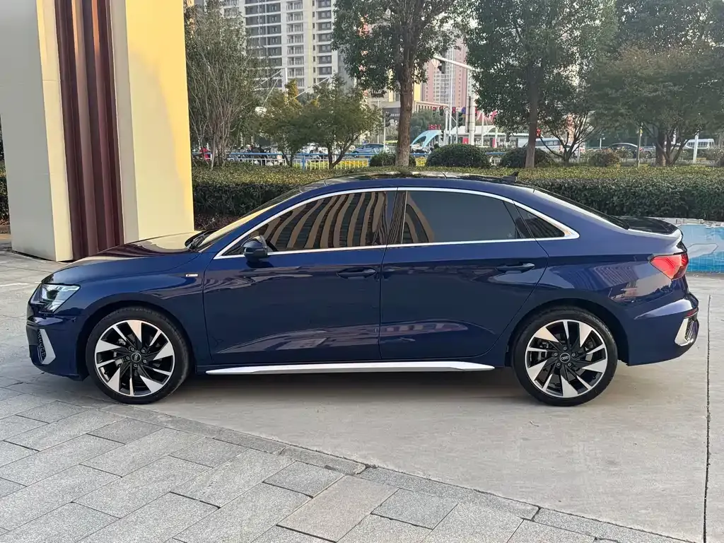 Audi A3 2023 из CN, фото 3