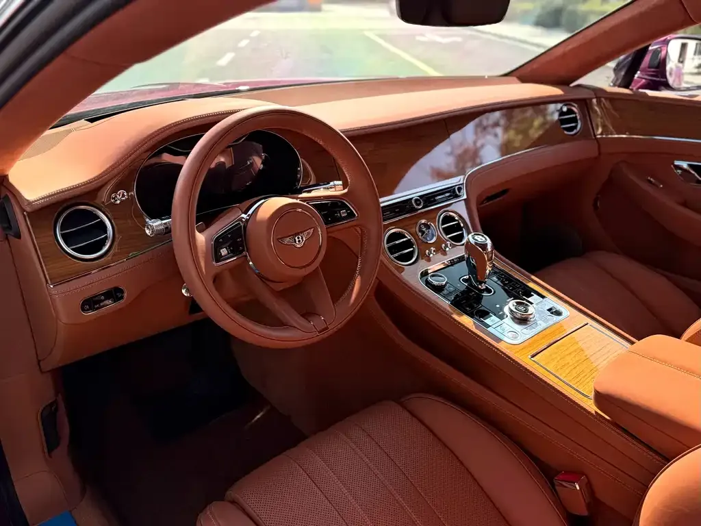 Bentley Continental 2021 из CN, фото 6