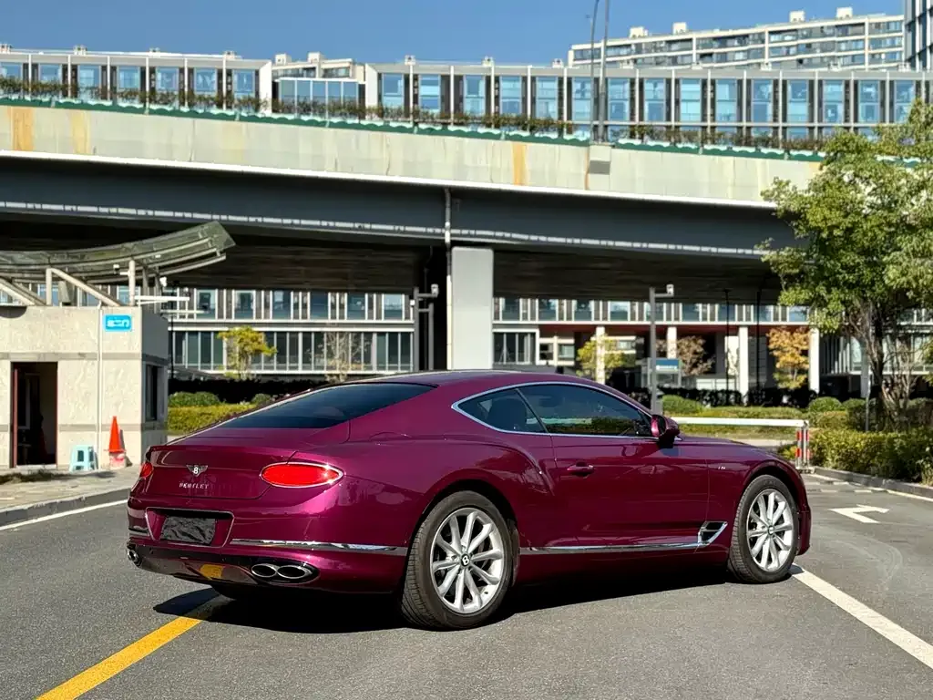 Bentley Continental 2021 из CN, фото 7