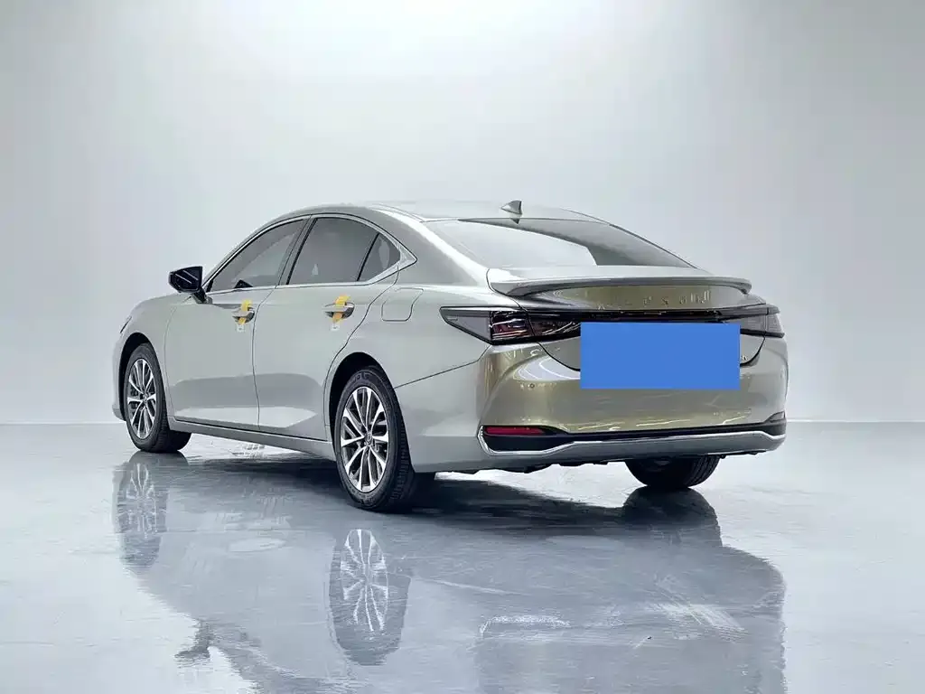 Lexus ES — фото 4