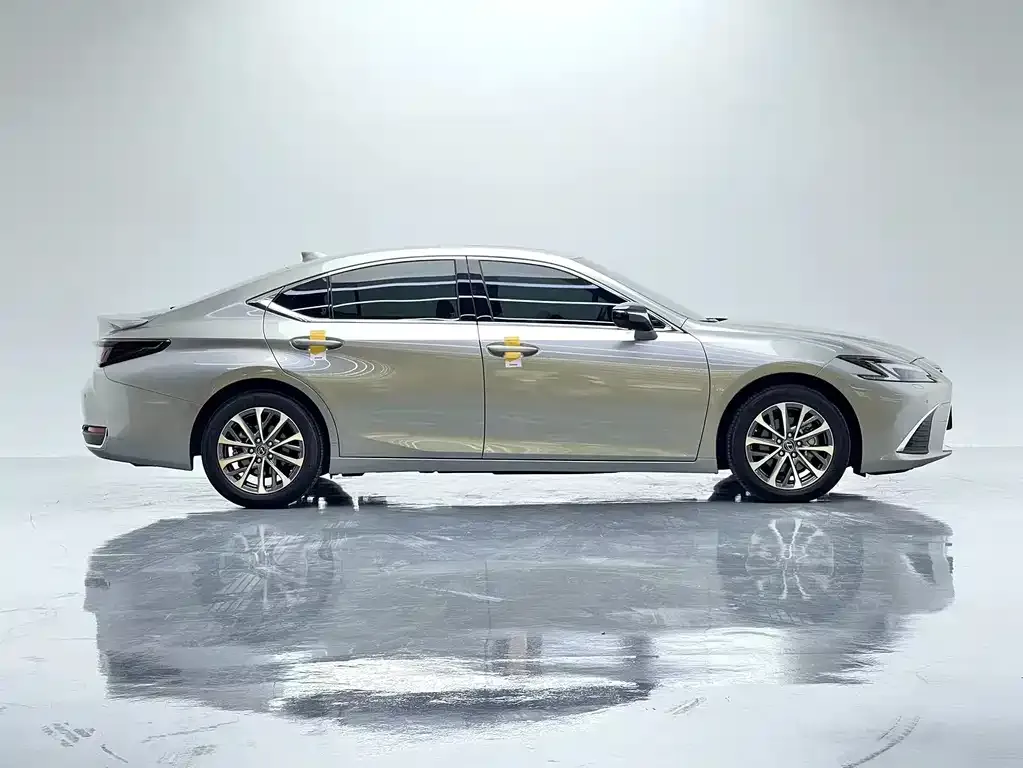 Lexus ES — фото 9