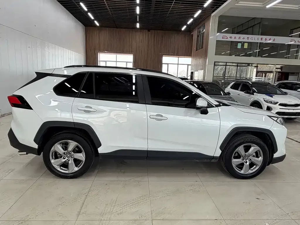 Toyota RAV4 2022 из CN, фото 6
