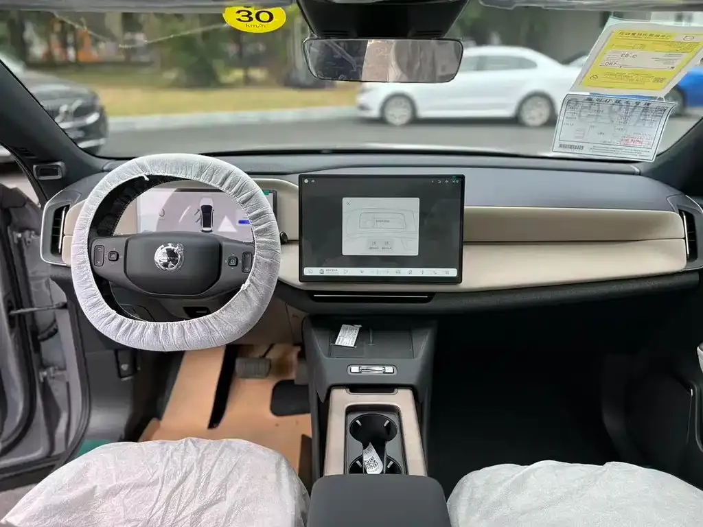 Volvo XC70 Plug-in Hybrid — фото 5
