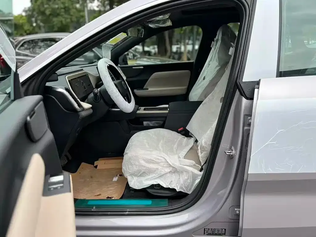 Volvo XC70 Plug-in Hybrid — фото 6