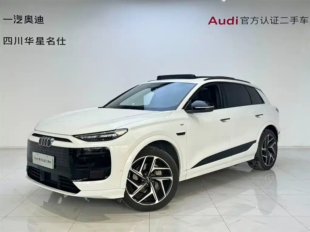 Audi Q6L e-tron — фото 1