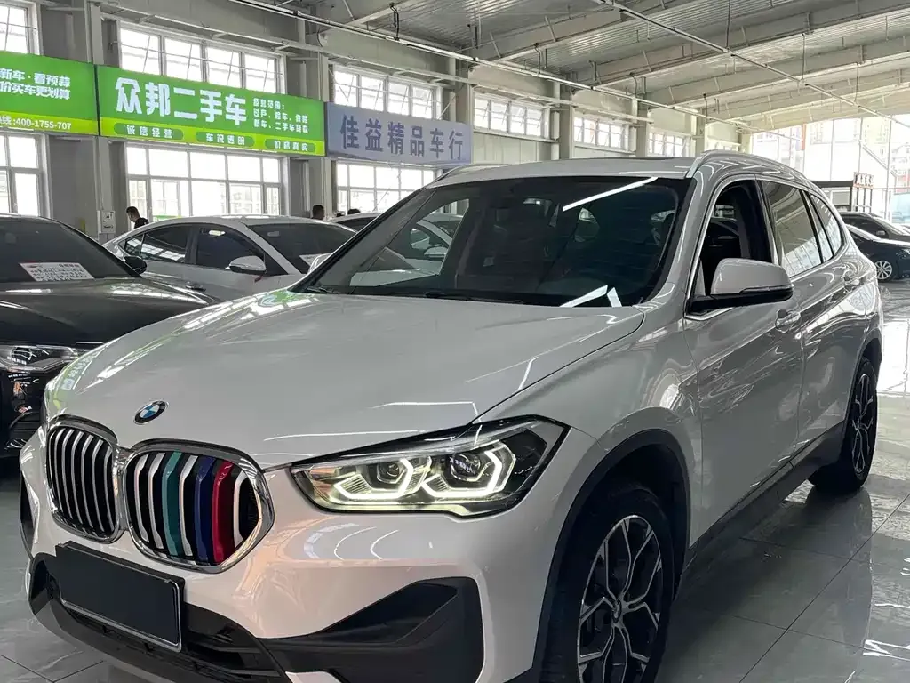 BMW X1 — фото 1
