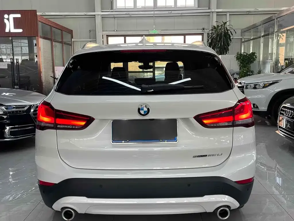 BMW X1 — фото 5