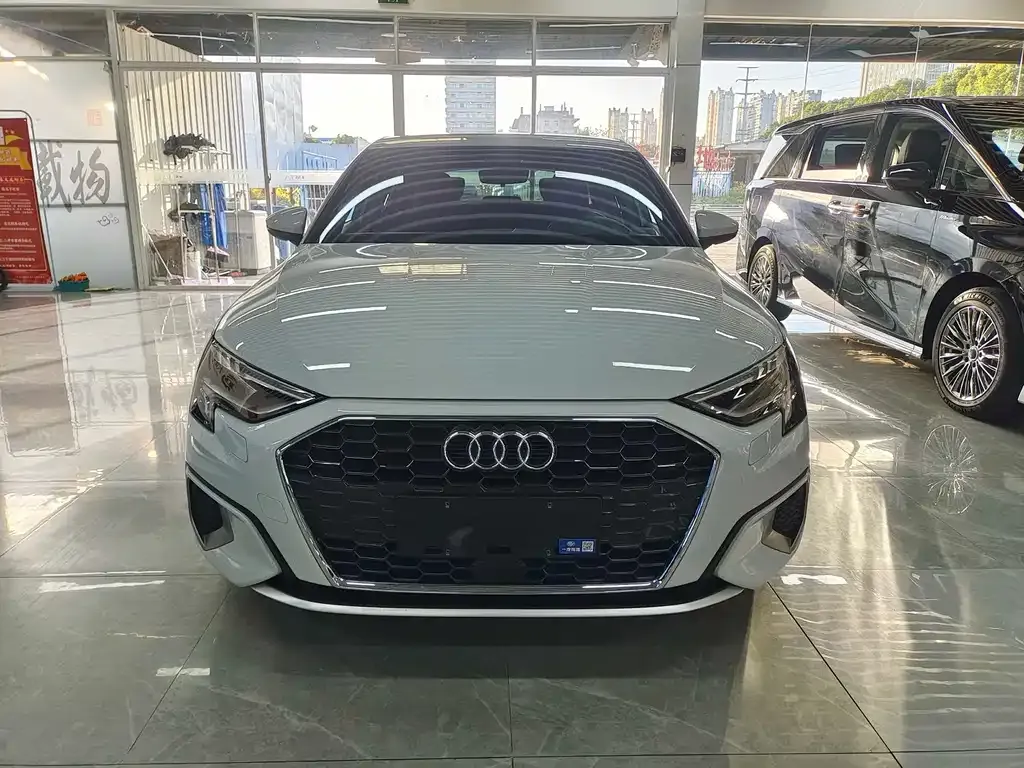 Audi A3 — фото 1