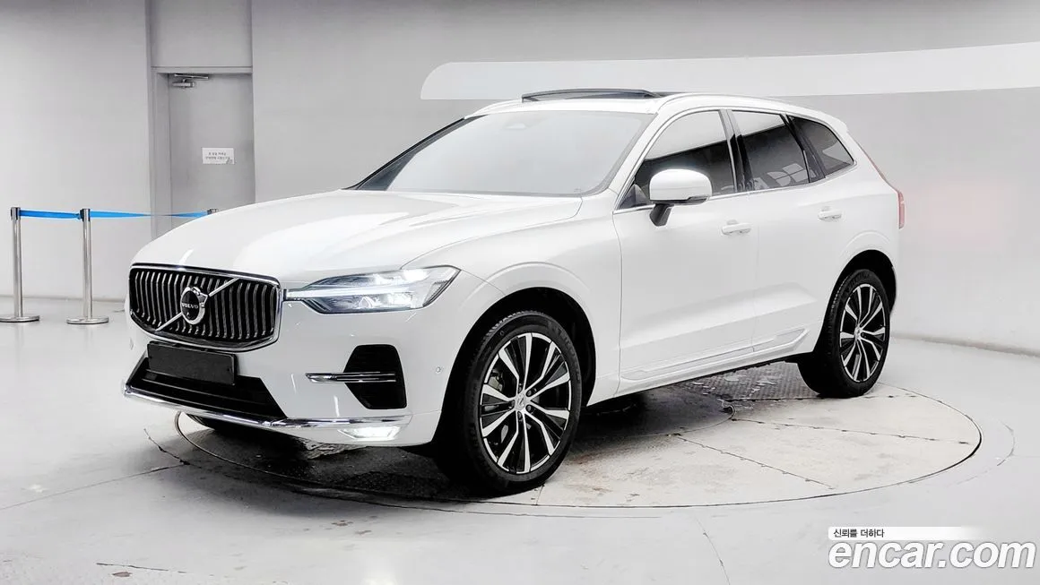 Volvo XC60 — фото 1