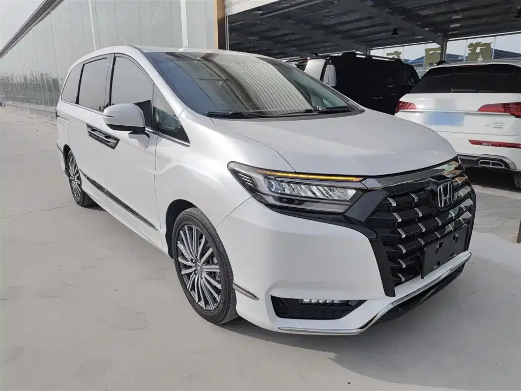 Honda Elysion 2022 из CN, фото 4