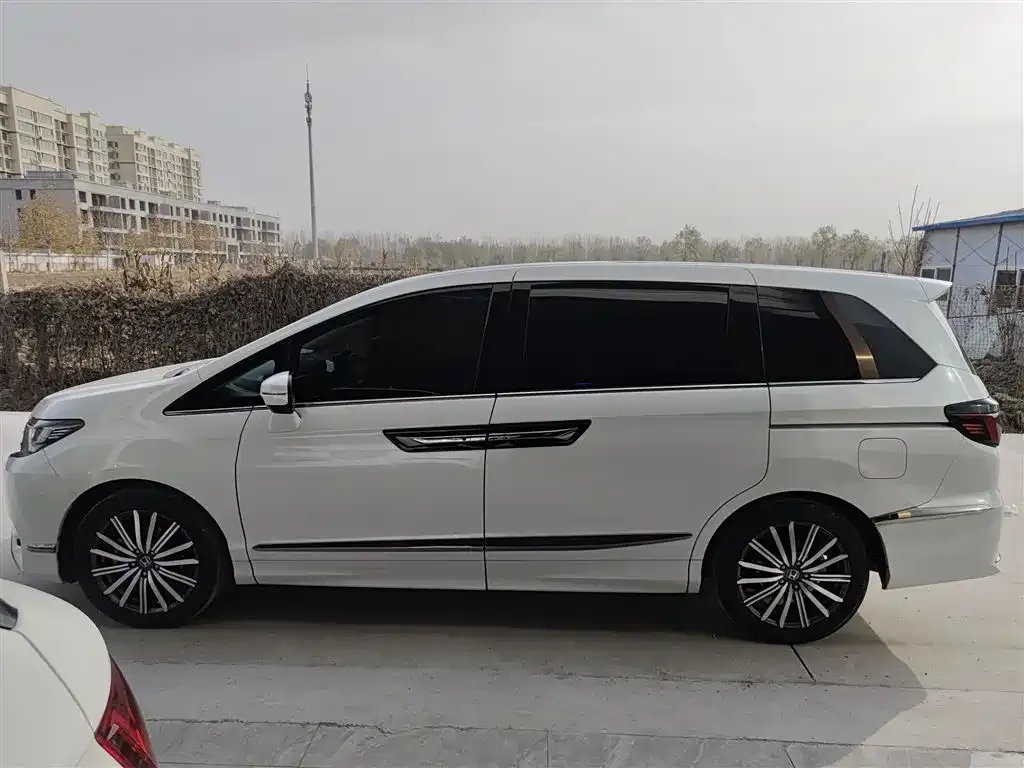 Honda Elysion 2022 из CN, фото 5