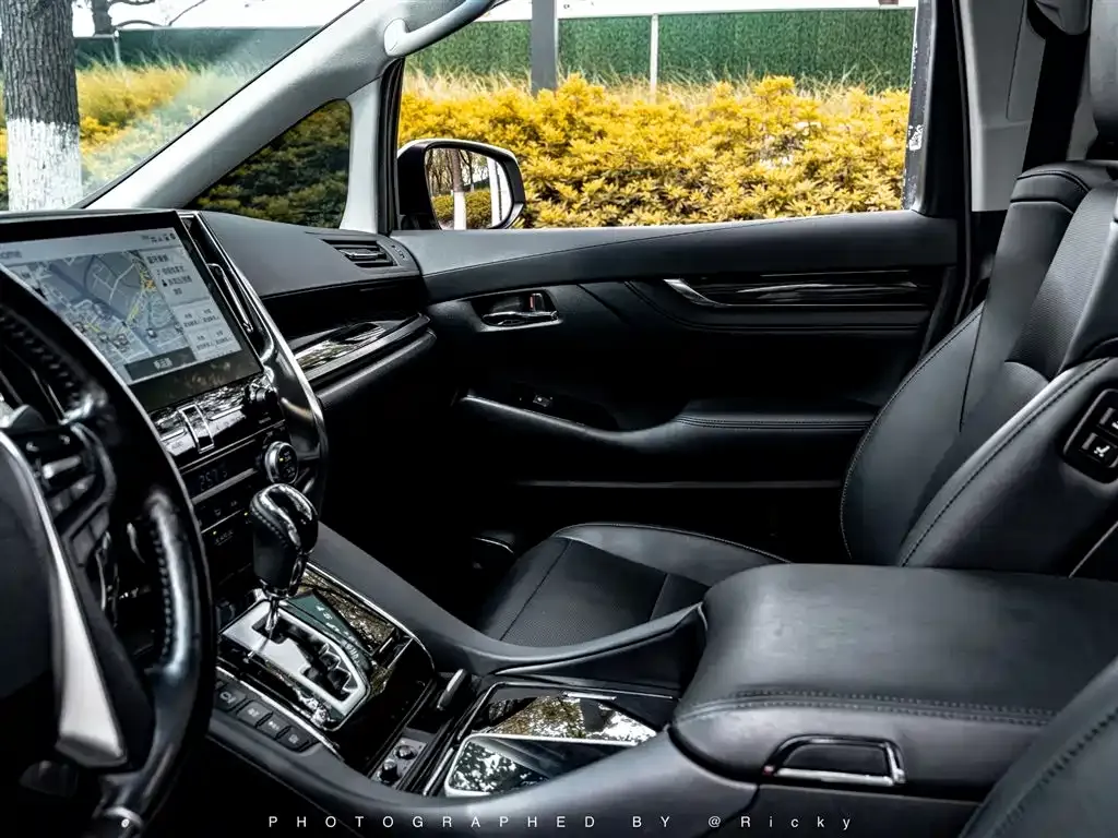 Toyota Vellfire 2021 из CN, фото 7