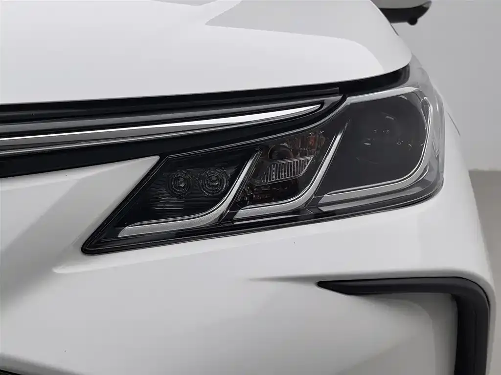 Toyota Corolla 2023 из CN, фото 7