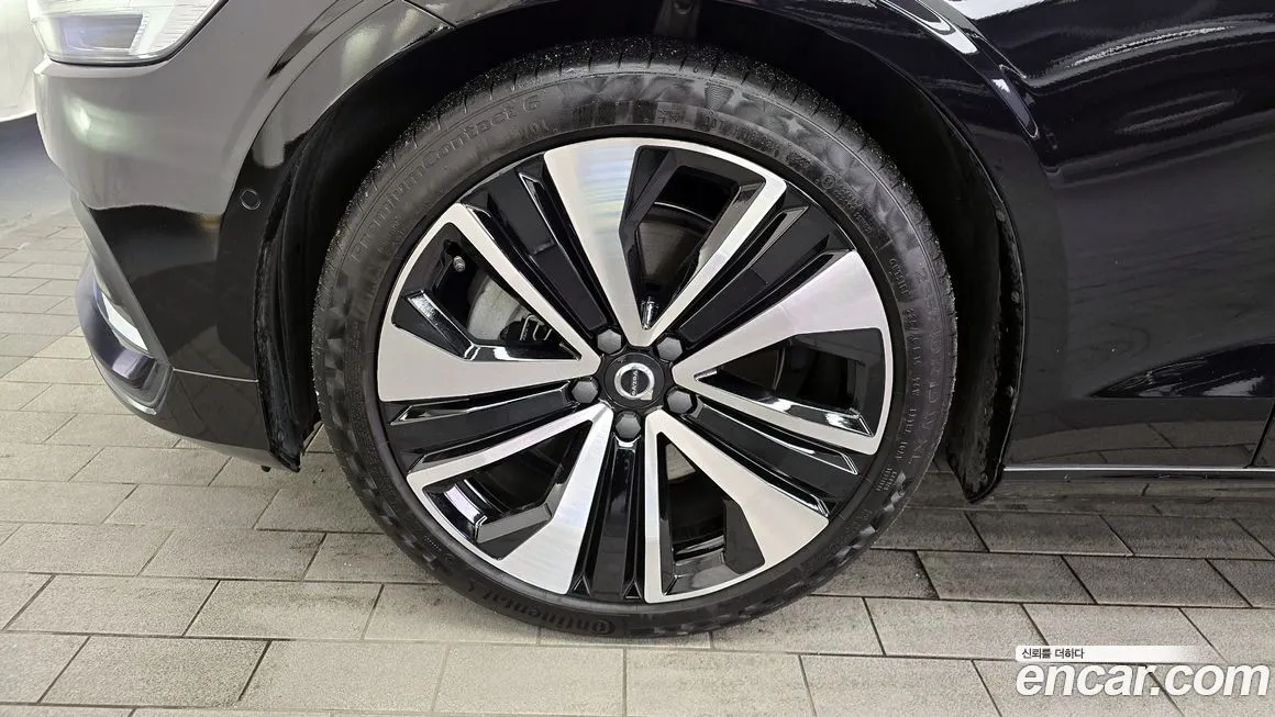 Volvo S60 2023 из KR, фото 5