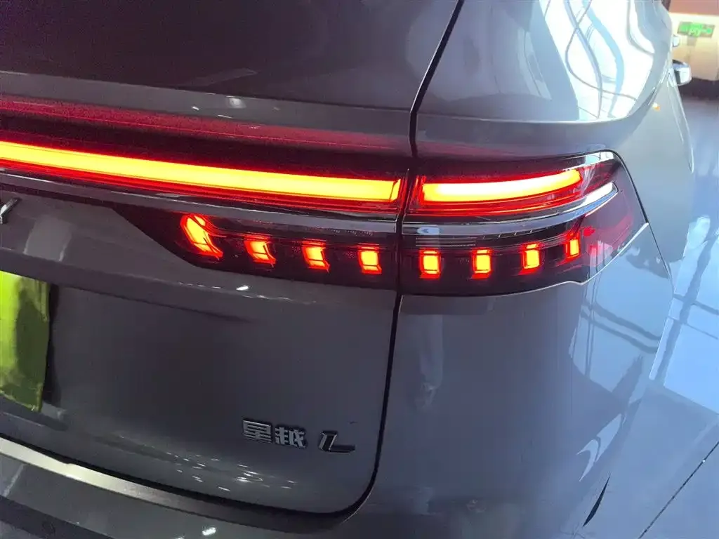 Geely Xingyue L — фото 8