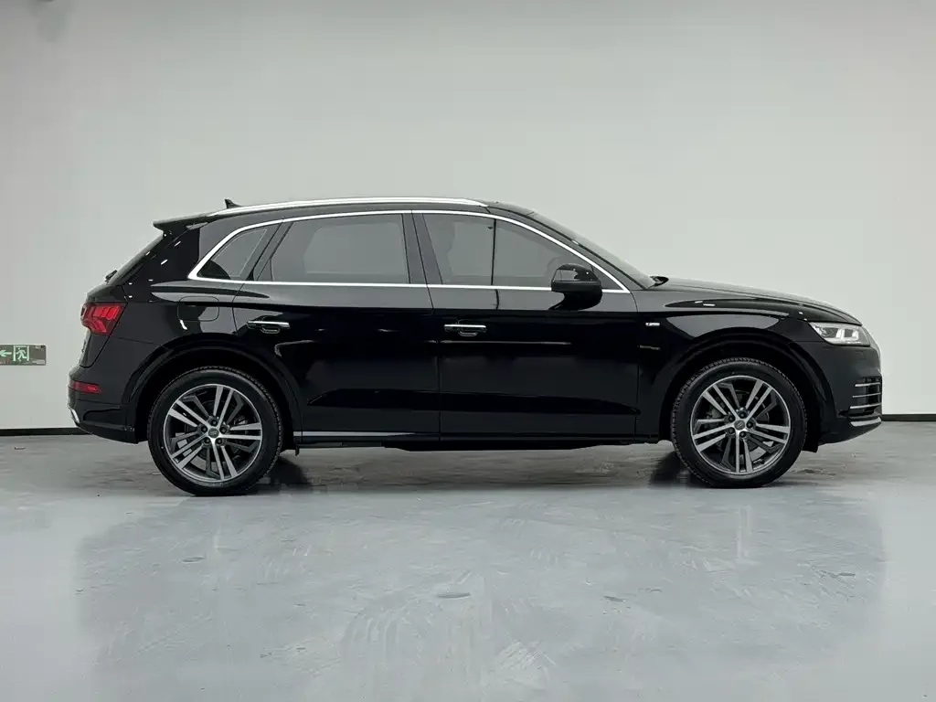 Audi Q5L 2021 из CN, фото 7