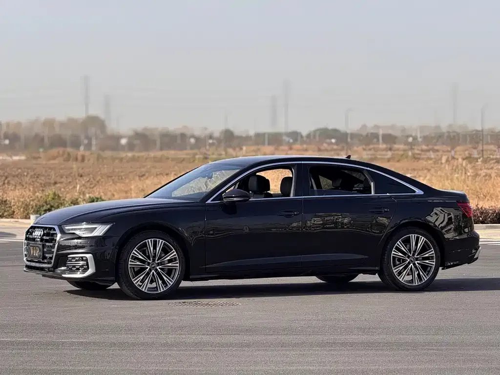 Audi A6L — фото 10