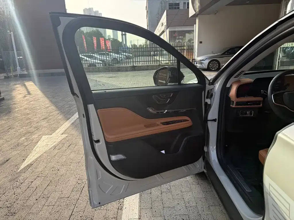 Lincoln Corsair 2025 из CN, фото 10