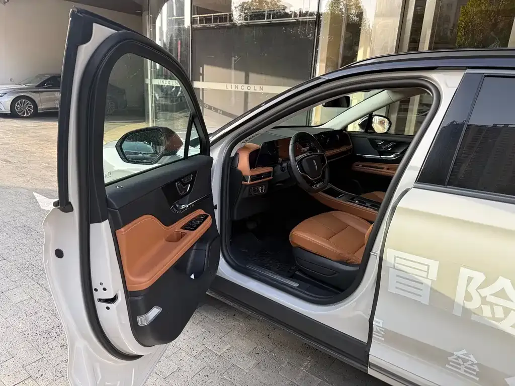Lincoln Corsair 2025 из CN, фото 8