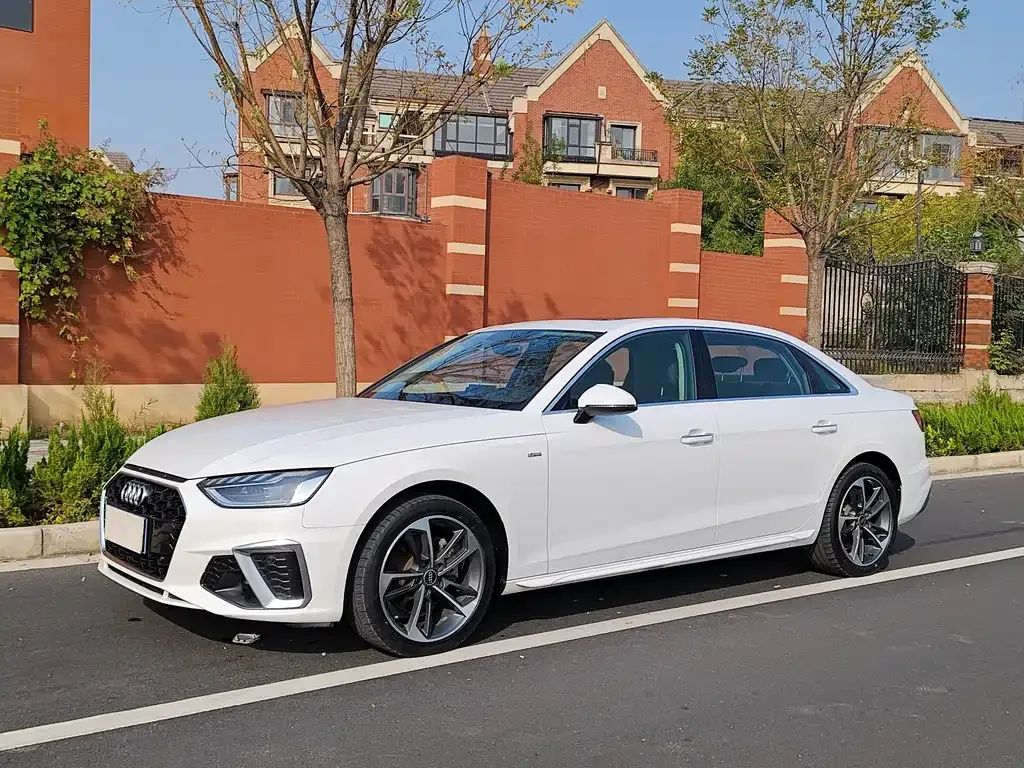 Audi A4L 2023 из CN, фото 1
