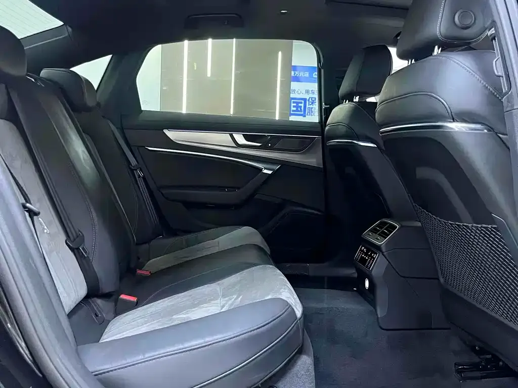 Audi A6L 2022 из CN, фото 10