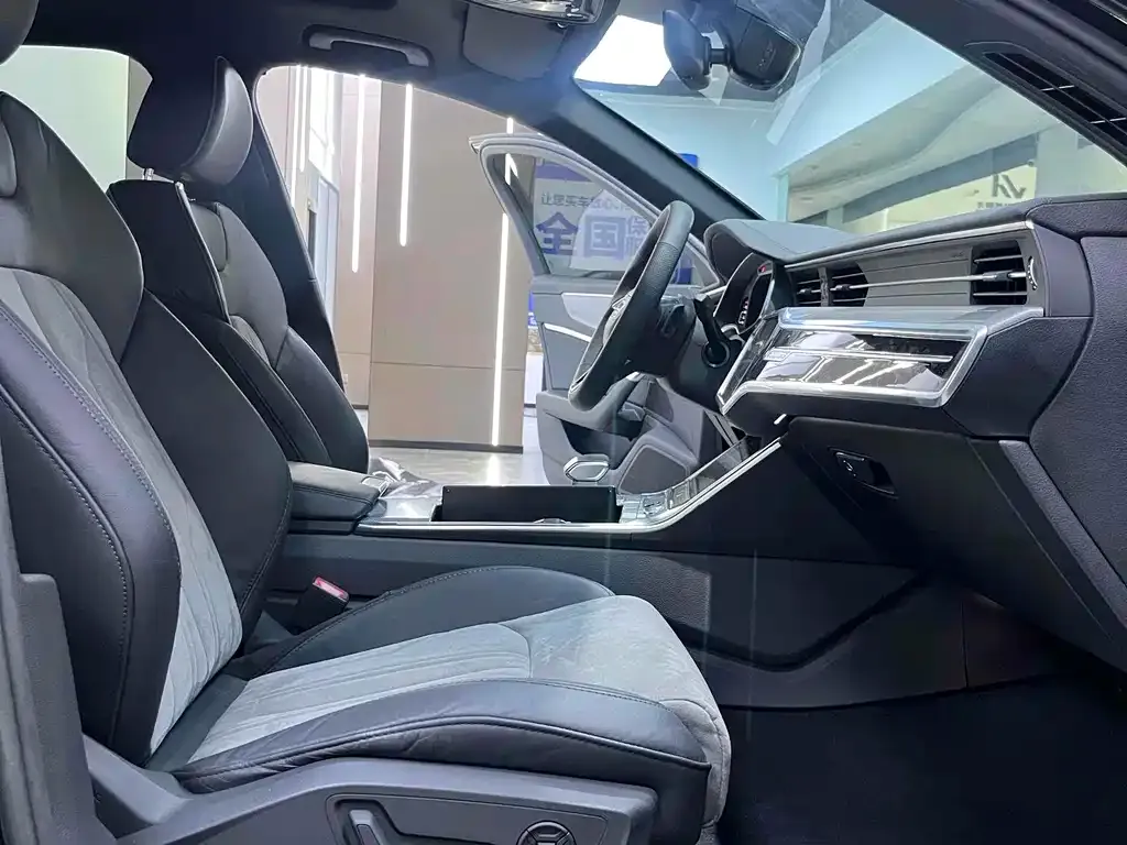 Audi A6L 2022 из CN, фото 5