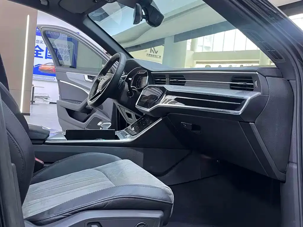 Audi A6L 2022 из CN, фото 6