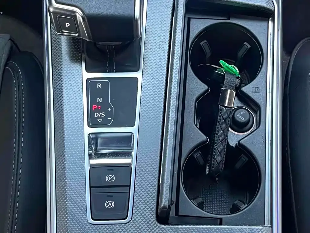 Audi A6L 2022 из CN, фото 8