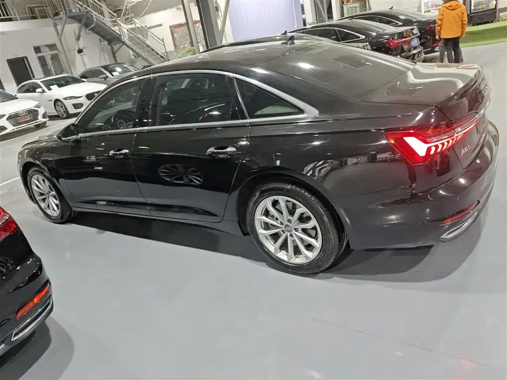 Audi A6L 2022 из CN, фото 5