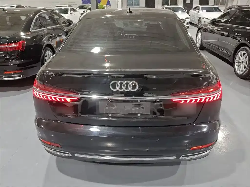 Audi A6L 2022 из CN, фото 6