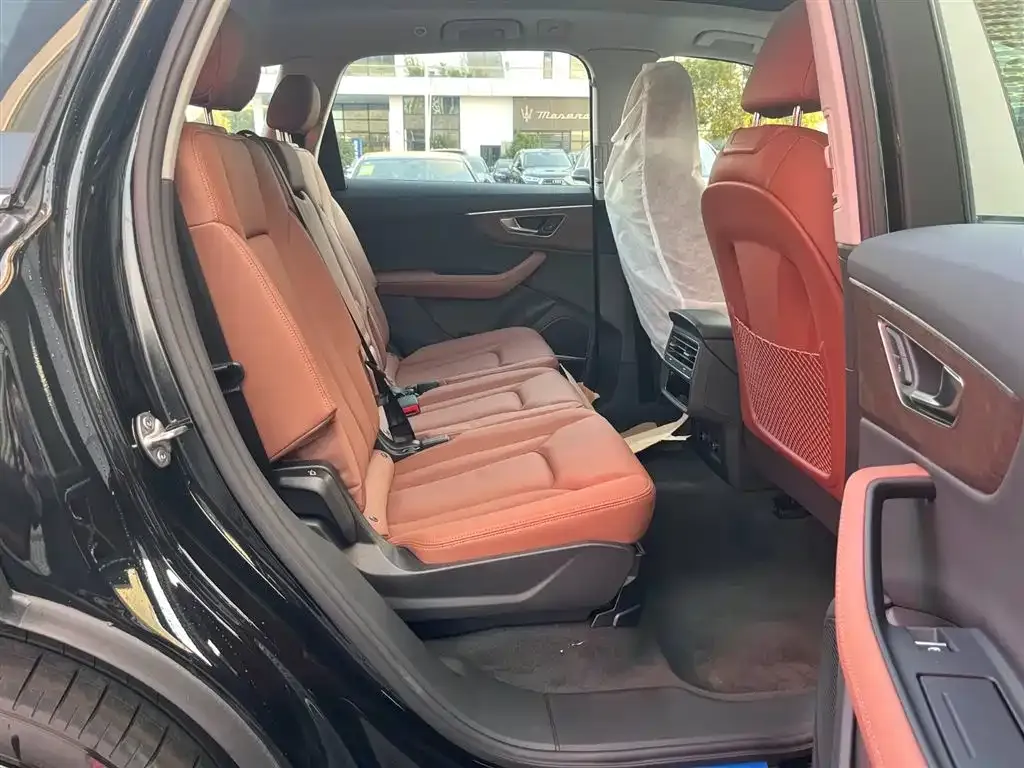 Audi Q7 2025 из CN, фото 10