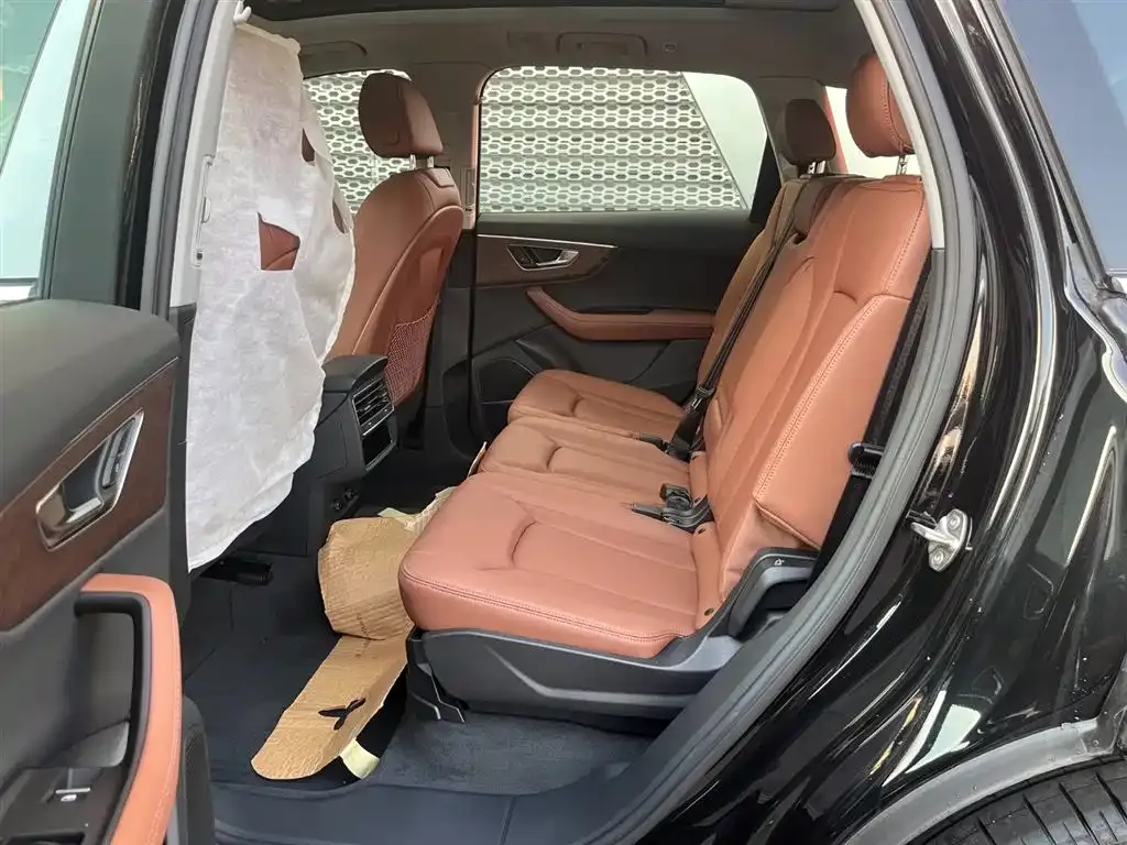 Audi Q7 2025 из CN, фото 8