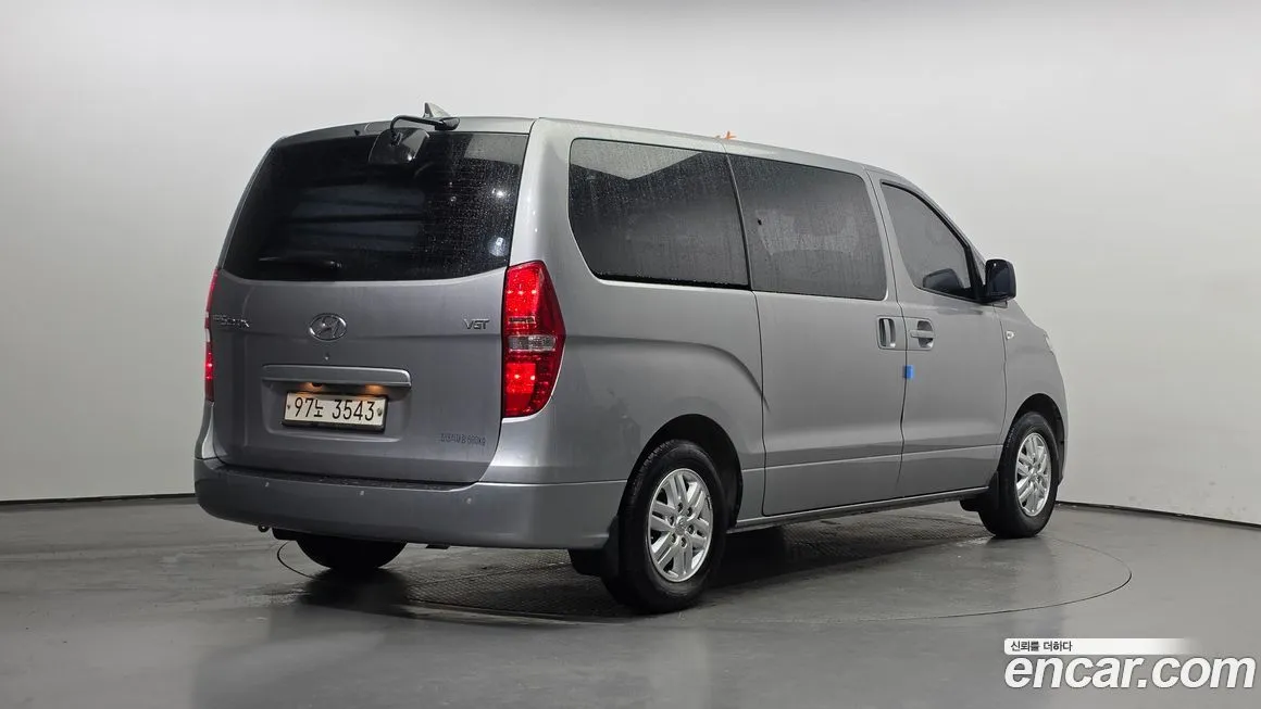 Hyundai Starex — фото 2