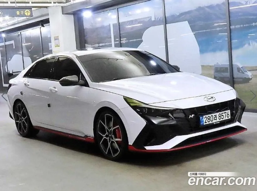 Hyundai AVANTE — фото 1