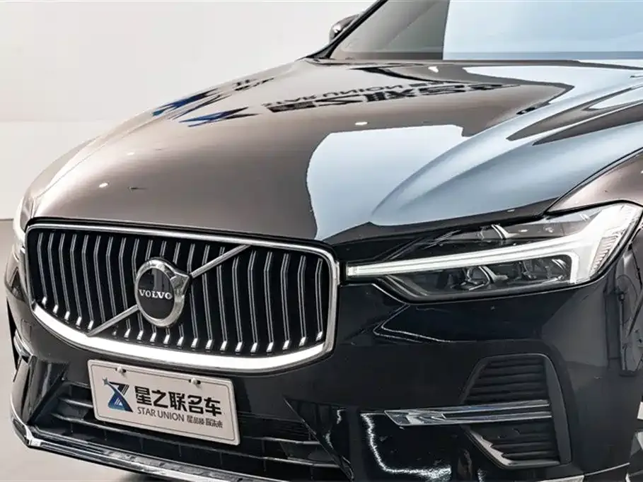 Volvo XC60 — фото 4