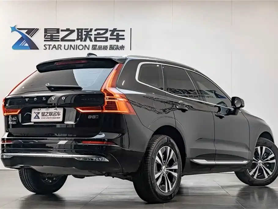 Volvo XC60 — фото 7