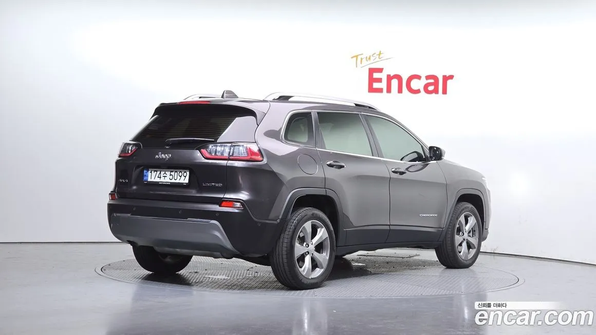 Jeep Cherokee 2021 из KR, фото 2
