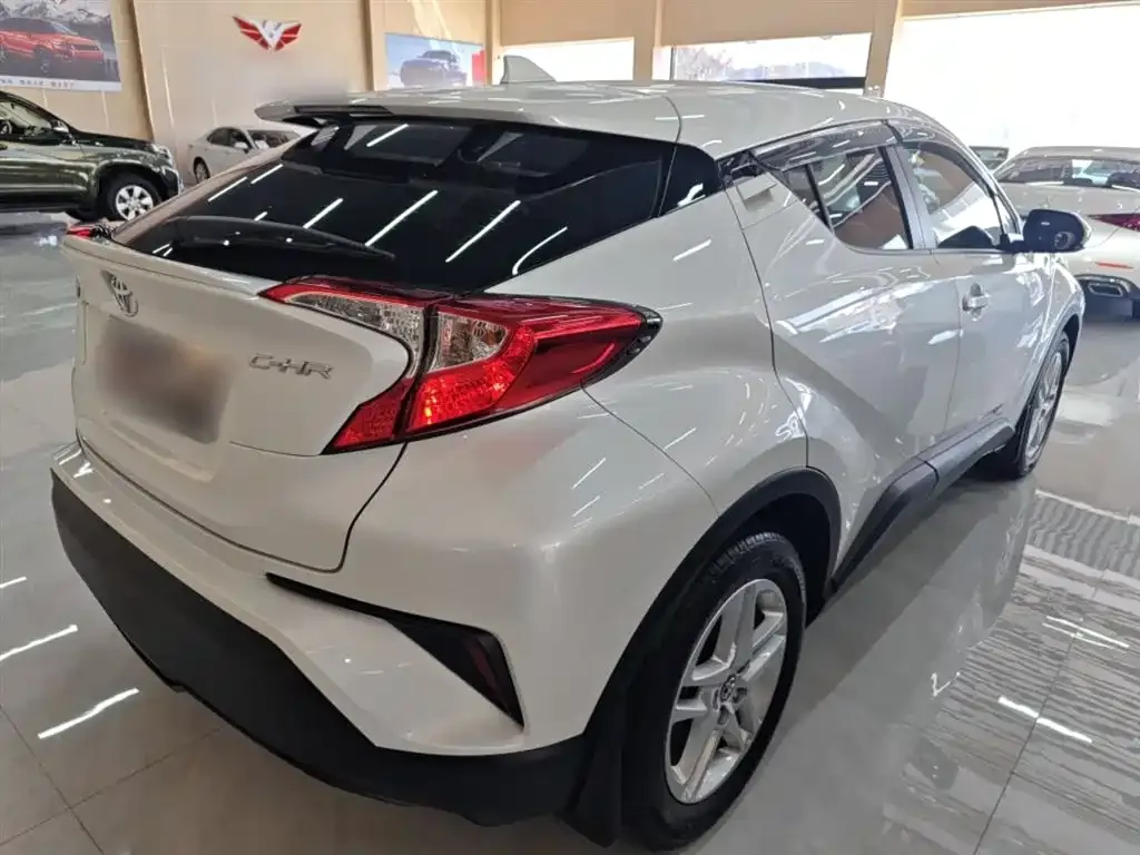 Toyota C-HR — фото 7