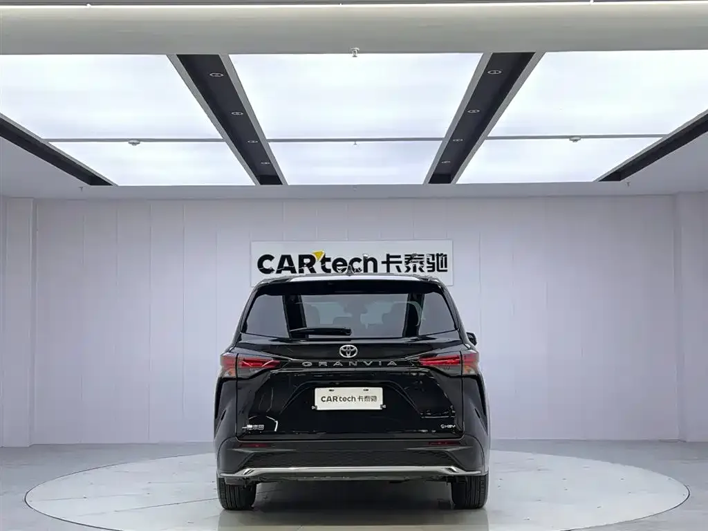 Toyota Granvia 2025 из CN, фото 4