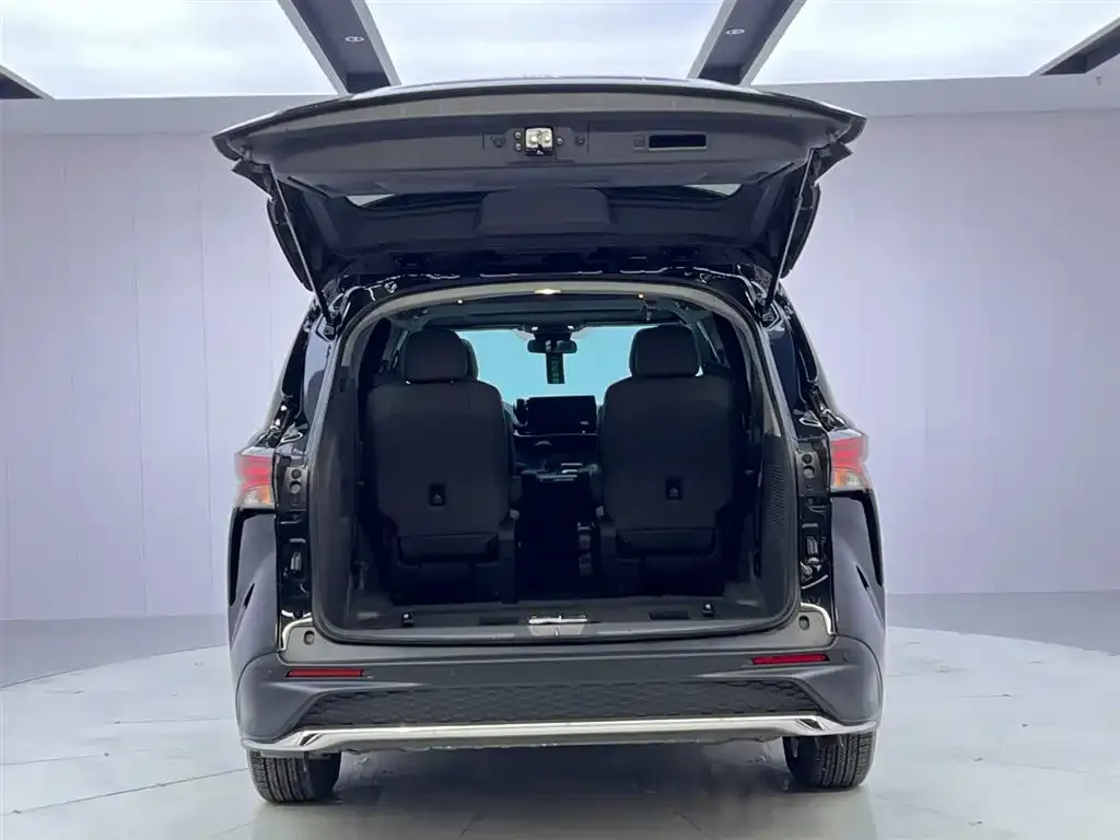 Toyota Granvia 2025 из CN, фото 9